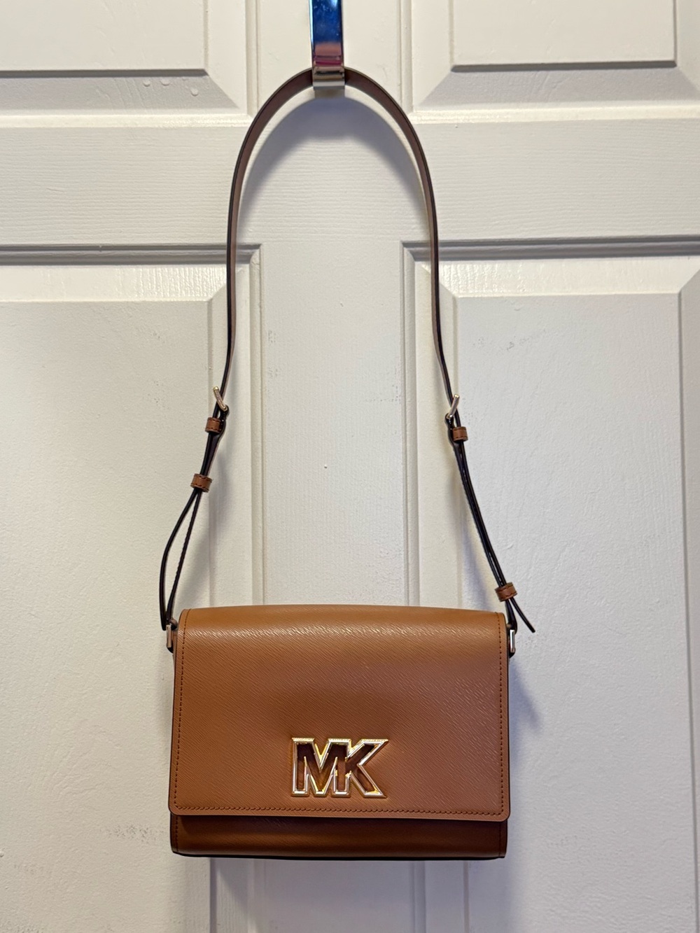 NEW NEVER USED. Michael Kors Mimi Medium Leather Messenger Bag